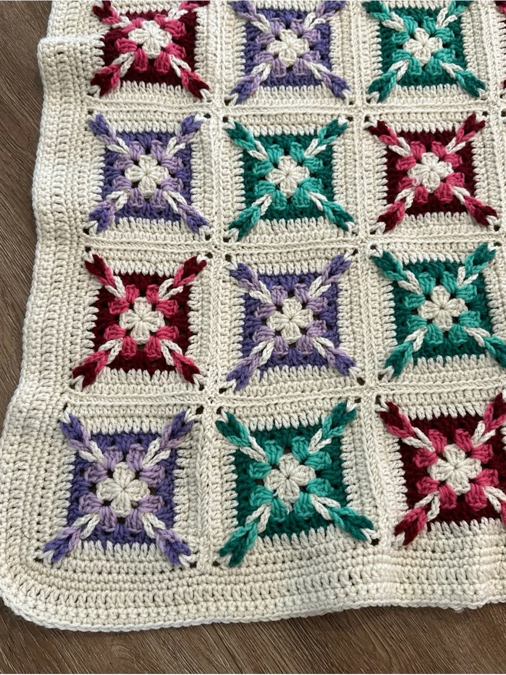 Handmade 36“ x 48“ baby lap throw granny Square